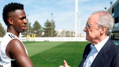 Vinicius fue galardonado como el mejor jugador de la temporada en los The Best 2024 y en los Globe Soccer Awards.