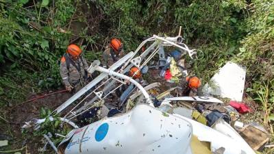 Decenas de rescatistas fueron desplazados a la zona donde fue localizada la aeronave.