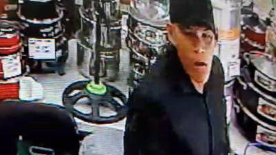 Dos sujetos asaltaron una tienda de electrodomésticos en San Pedro Sula.