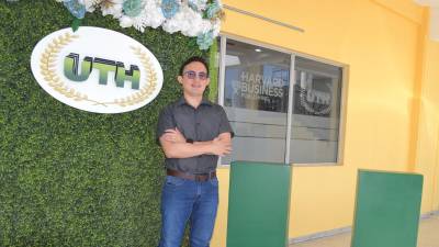 Con una sólida formación académica y una amplia experiencia en su campo, Juan Alvarenga sueña con convertir su empresa en un referente en innovación tecnológica en el país.