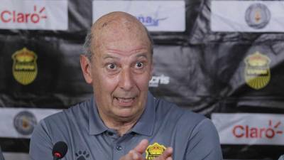 El entrenador de Real España, Miguel Falero, en conferencia de prensa.