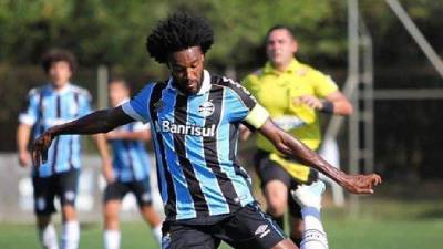 Joanderson de Jesus Assis llega procedente del Grêmio Esportivo Glória de Rio Grande do Sul.