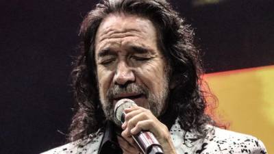 Hace unas horas el famoso cantante, Marco Antonio Solís, mejor conocido como El Buki, conmovió a sus seguidores en Instagram al compartir un triste mensaje para informar la muerte de un famoso músico.