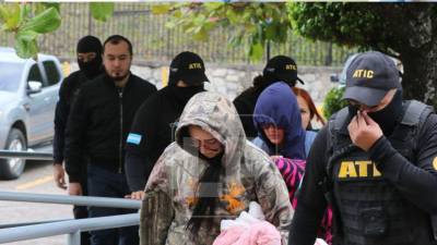 Cuatro personas capturadas por el caso Sedesol ingresaron hoy a la Secretaría de la Corte Suprema de Justicia (CSJ) para comparecer en la audiencia de declaración de imputado.