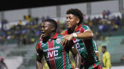Júnior Lacayo celebrando su gol que significó el triunfo del Marathón contra el Génesis de Comayagua.