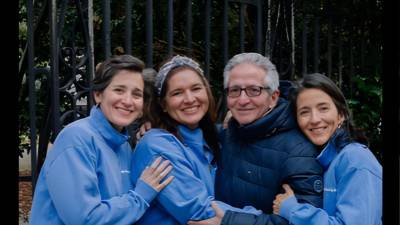 El expresidente de Honduras, Ricardo Maduro (2002-2006), celebra este martes sus 80 años de edad, una fecha que ha sido acompañada por muestras de cariño de su familia, quienes compartieron imágenes inéditas de su vida privada.