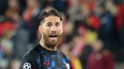 Sergio Ramos anotó un gol, pero no pudo evitar la eliminación del Sevilla de toda competencia europea.