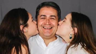 A diez días del regreso del expresidente Juan Orlando Hernández (JOH), sus hijas, Daniela Hernández García e Isabella Hernández García, compartieron este jueves nuevos detalles sobre cómo será su llegada al país el próximo 26 de julio.