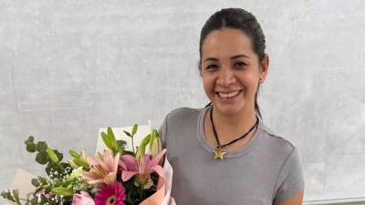 Karla Yanet “N” fue detenida como presunta autora intelectual del feminicidio de la maestra Noemí Isabel Ríos Torres, asesinada a balazos el 2 de septiembre cuando se encontraba en su vehículo junto a sus dos hijos, en Manzanillo, Colima, México.