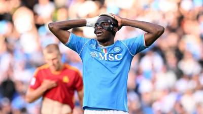 Victor Osimhen no entra en los planes del Napoli para esta temporada.