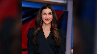 La comunidad periodística y deportiva se encuentra conmocionada tras la muerte de la reconocida presentadora y reportera deportiva Christina Chambers, quien fue hallada sin vida junto a su esposo dentro de su vivienda el pasado 17 de diciembre en Hoover, Alabama. Su caso aún permanece rodeado de interrogantes.