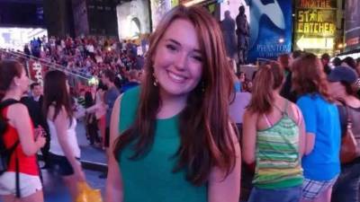 Revelan la identidad de la joven apuñalada por hispana en Times Square