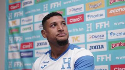 Bryan Acosta durante la conferencia de prensa de la Selección de Honduras.