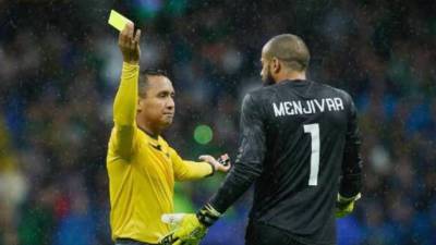 El árbitro salvadoreño Iván Barton cuenta con muchos antecedentes polémicos y ante Honduras fue el gran protagonista en noviembre.