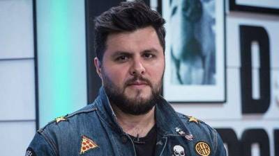 El conductor de Hoy, Paul Stanley.