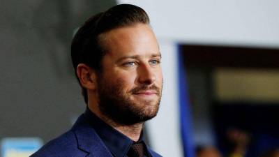 Armie Hammer dijo que comprará un automóvil más económico.