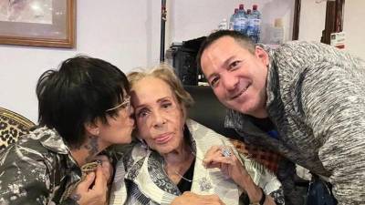 Silvia Pinal y sus hijos Luis Enrique y Alejandra Guzmán.