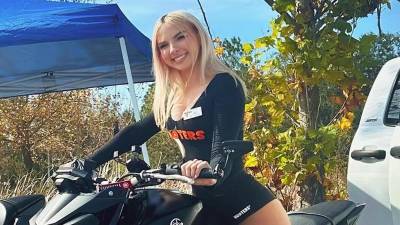 Alexis “Lexi” Kramer, de 22 años, viajó desde Lakeland, Florida, hasta California el viernes 11 de septiembre para conocer personalmente a James Wehr, un influencer del mundo automotriz con quien llevaba aproximadamente un mes hablando después de conocerse en Instagram. Horas después, ambos murieron en un accidente ocurrido en Irvine.