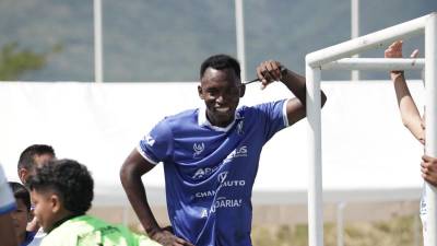 Alberth Elis se volverá a vestir de corto en una cancha de fútbol en un partido amistoso.