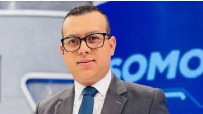 El periodista hondureño Alex Cáceres volvió a convertirse en tema de conversación en redes sociales luego de revelar, durante una transmisión, que una reconocida presentadora del canal HCH habría sido despedida.