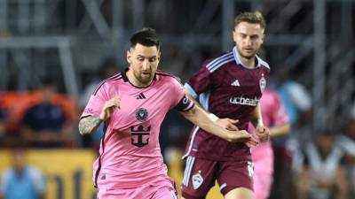 Leo Messi ingresó en el inicio del segundo tiempo y se gastó un lindo gol.