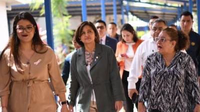 La vicepresidenta de Guatemala, Karin Herrera Aguilar, visitó este viernes un complejo de Ciudad Mujer en Honduras.