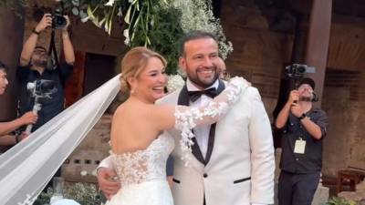 La reconocida presentadora hondureña Génesis Verde dio un paso importante en su vida personal al contraer matrimonio en una hermosa e íntima ceremonia celebrada en Guatemala, rodeada de amor, elegancia y la compañía de sus seres más cercanos.