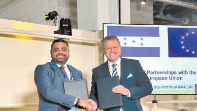 <b><span class=mln_uppercase_mln>Acto.</span></b> La firma se hizo en el marco de la COP28 en Dubái.