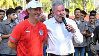 El alcalde sampedrano Roberto Contreras propuso a Pedro Troglio para entrenador de la Selección de Honduras.