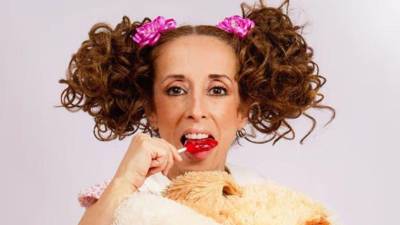 La reconocida comediante mexicana María Elena Saldaña, famosa por su personaje “La Güereja”, compartió que vive con una enfermedad incurable que ha afectado de forma importante su movilidad y su carrera profesional.