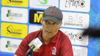 Pedro Troglio atendió a los medios de comunicación en rueda de prensa.