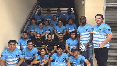 Con entusiasmo, compañerismo y un profundo sentido de memoria, estudiantes de la carrera de Periodismo de la Universidad Nacional Autónoma de Honduras en Campus Cortés (Unah-Cortés) presentaron oficialmente el uniforme del primer equipo deportivo Periodismo F.C., que representará a la carrera en los próximos torneos universitarios.