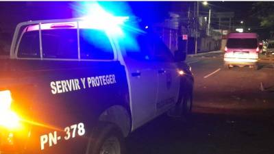 La Policía Nacional llegó acordonar la escena del accidente.