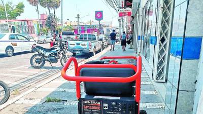 Exposición de empresa que participa en licitación.