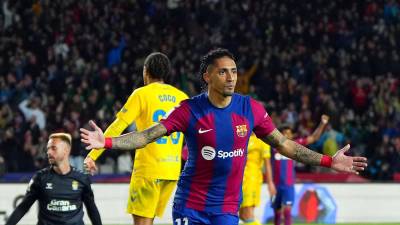 Raphinha celebrando su gol que puso a ganar al Barcelona contra Las Palmas.