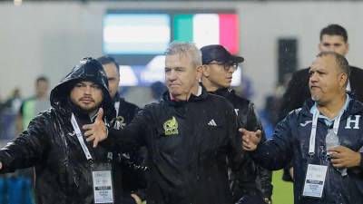 Javier ‘Vasco‘ Aguirre fue agredido con una lata de cerveza que le hizo una herida en la cabeza.