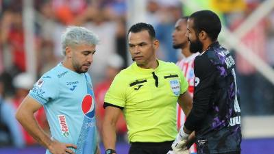 Edrick Menjívar e refirió al primer juego de gran final ante Motagua y habló de lo que le dijo a Auzmendi en el penal.