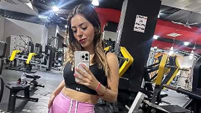 La doctora tiktoker Cristina Ramos Argüello, de 34 años, fue localizada sin vida el jueves dentro del departamento que rentaba en el fraccionamiento Santa Cecilia, en la zona poniente de Coatzacoalcos, Veracruz, México. Su muerte es investigada bajo el protocolo de feminicidio.