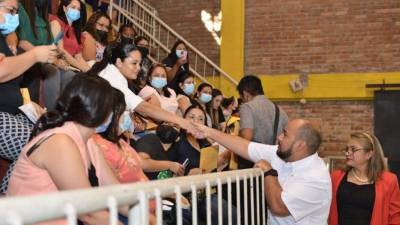 Ministro Daniel Esponda en las Audiencias Públicas de Concurso Docente 2023 desarrolladas en el gimnasio del Instituto José Trinidad Reyes.