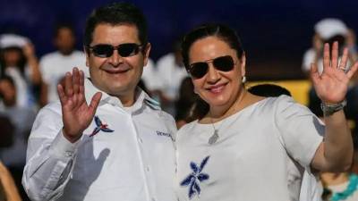 A cuatro días del anunciado regreso del expresidente Juan Orlando Hernández a Honduras, su esposa, Ana García, publicó este miércoles un video en el que mostró parte de las pertenencias personales del exmandatario que comenzaron a llegar al país y aseguró que su retorno está cada vez más cerca.