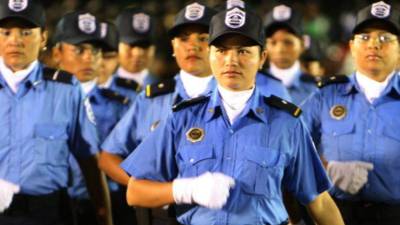Vista de policías nicaragüenses .