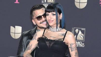 Los cantantes Cazzu y Christian Nodal.