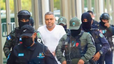 La audiencia inicial contra el docente Lenin Marel Jaco García, acusado por el presunto delito de violación calificada en perjuicio de una menor de 13 años, se desarrolla este viernes en los tribunales de San Pedro Sula, donde una jueza deberá determinar si el proceso judicial continúa y bajo qué medidas cautelares.
