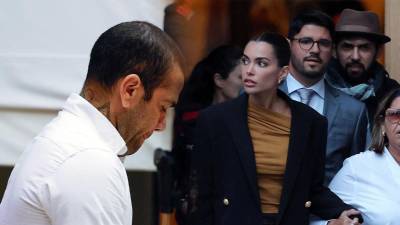 La modelo española Joana Sanz ha realizado una sorprendente reacción tras conocer la noticia que su esposo, el futbolista brasileño Dani Alves podrá salir de la cárcel si paga una fianza de un millón de euros.