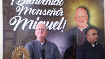 Monseñor Lenihan ofreció su primera conferencia de prensa en San Pedro Sula, este miércoles.