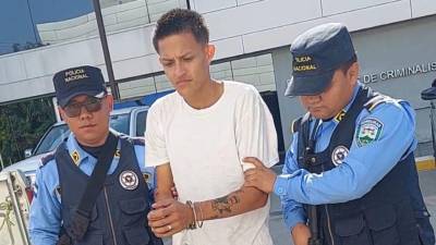 Steven Noé Arias Castellanos (21 años) está acusado de participar en una masacre en Las Vegas, Santa Bárbara.