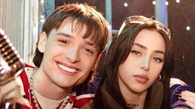 Los cantantes Nicki Nicole y Peso Pluma.