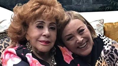 Sylvia Pasquel y su madre Silvia Pinal.