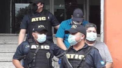 Hugo Mauricio Molina Cardona y Edin Antonio Carballo Franco fueron hallados culpables por comercialización de batas, overoles y equipo de bioseguridad.