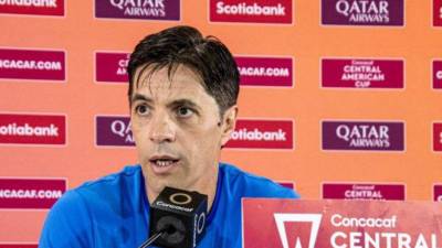César Vigevani durante la rueda de prensa de este martes previo al Saprissa vs Motagua.